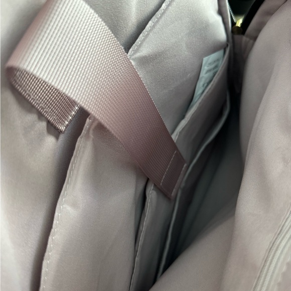 ❌***SOLD*** ❌WILLING TO TRADE Isaac Mizrahi backpack - Picture 9 of 11